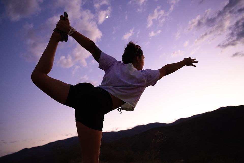 Yoga piernas movimientos